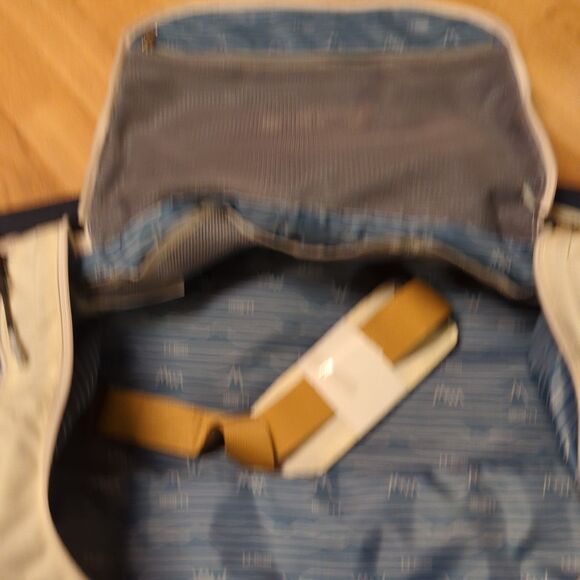 LL Bean Mountain Classic Cordura Duffle Bag Beige Blue Suitcase Travel Medium - Picture 9 of 9